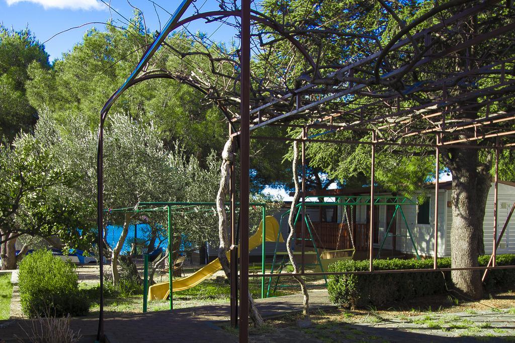 Pansion Zlatna Ribica Brodarica (Sibenik-Knin)